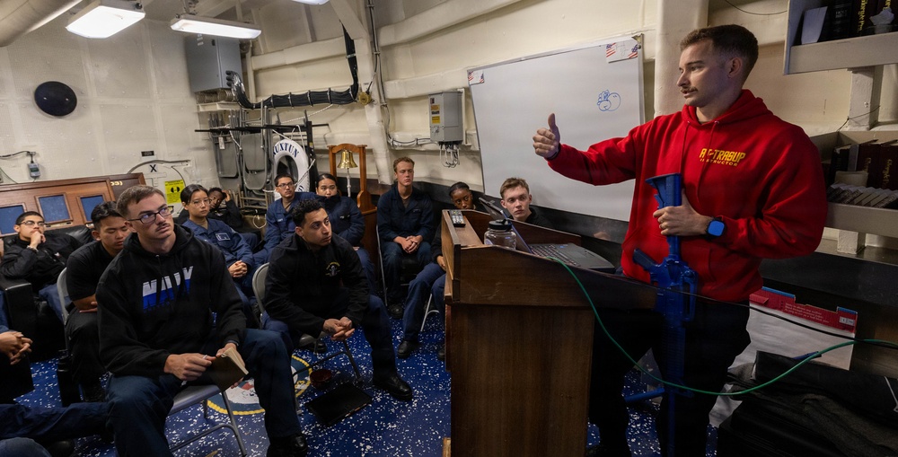 Instructor Teaches SRF-B Onboard USS Truxtun