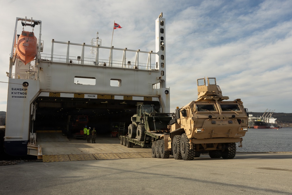 CORE26 | U.S. Marines Offload Ground and Logistical Equipment after Arctic Exercise