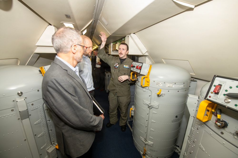 Patrol and Reconnaissance Squadron (VP) 30 Hosts CAG/NARG
