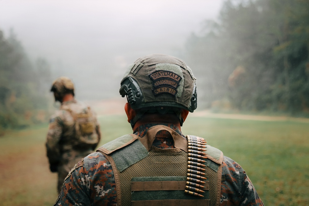 U.S. Army Green Berets train alongside Guatemalan Special Operations Forces
