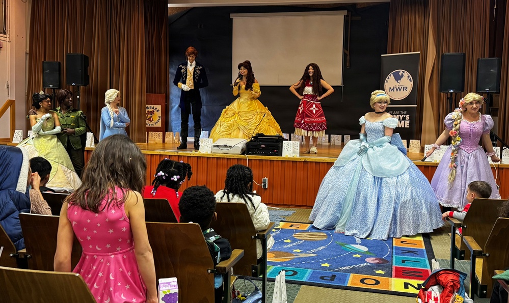 USAG Rheinland-Pfalz “Crowns &amp; Capes” event brings magic to military children