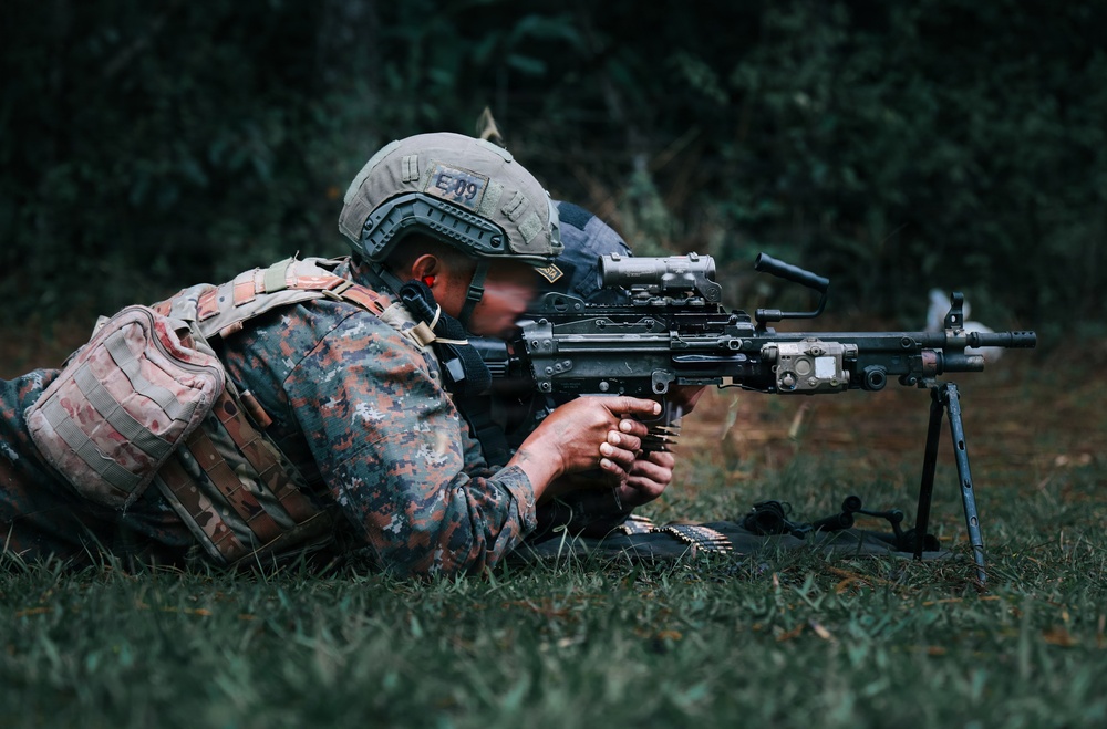 U.S. Army Green Berets train alongside Guatemalan Special Operations Forces