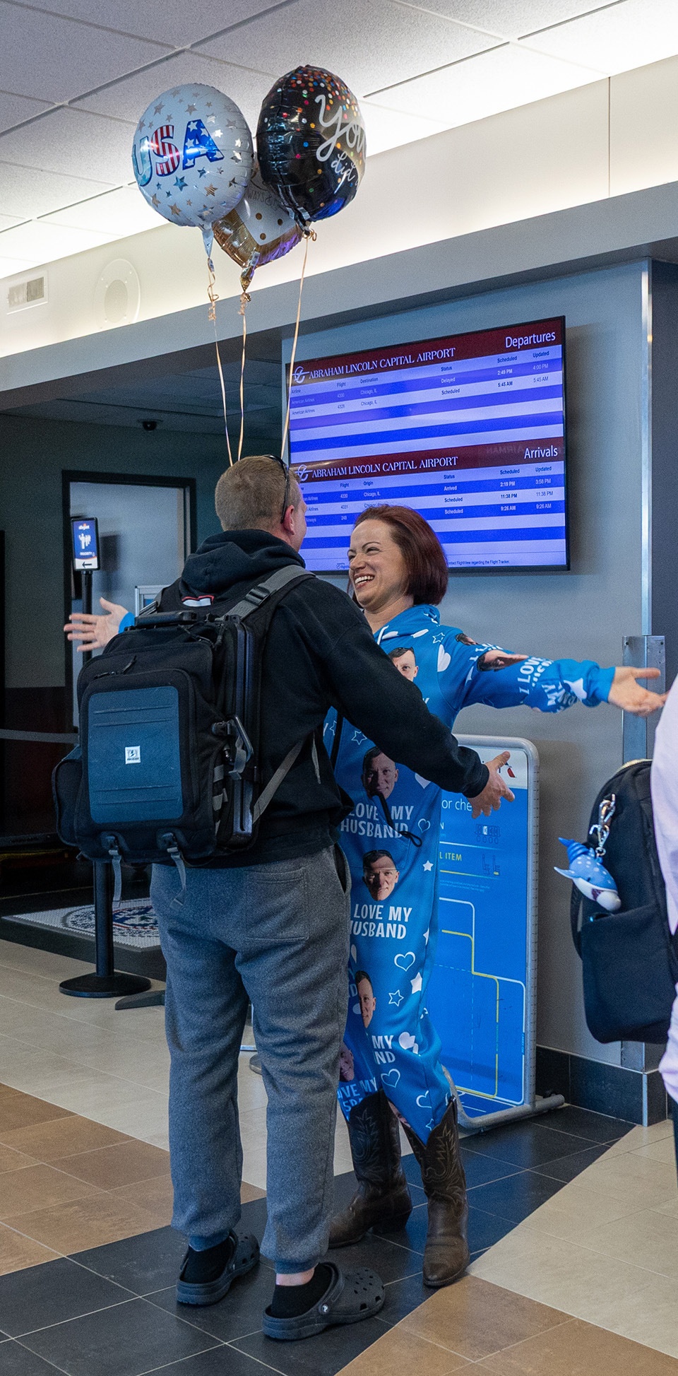 Illinois National Guard Soldiers Return to Illinois After Key Logistics Mission in Poland, 10-Month Deployment