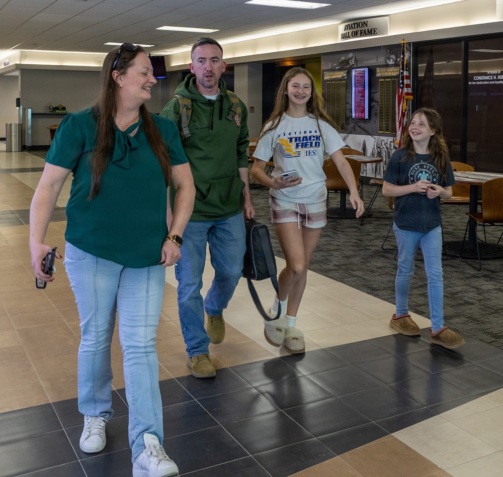 Illinois National Guard Soldiers Return to Illinois After Key Logistics Mission in Poland, 10-Month Deployment