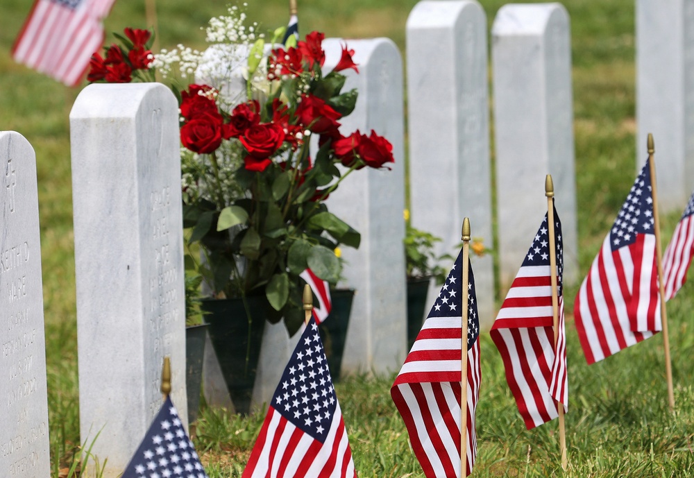 Fort Knox to conduct Memorial Day ceremony May 25 and open the post for cemetery visitation