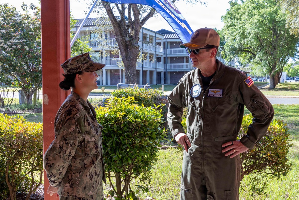 CNIC Commander visits NAS Pensacola
