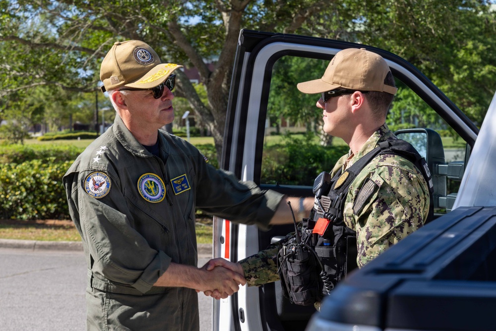 CNIC Commander visits NAS Pensacola
