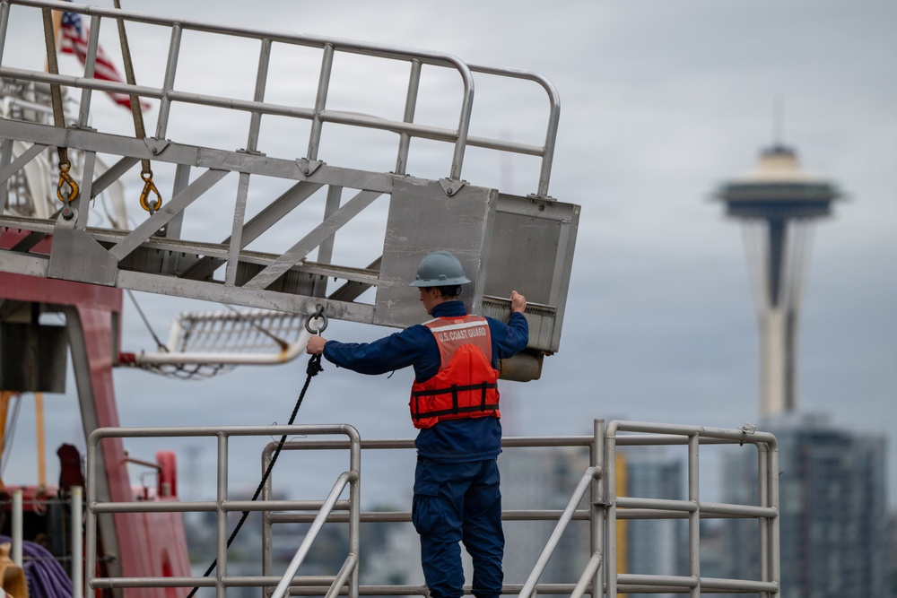 USCGC Polar Star (WAGB 10) returns to Seattle after 146-day Antarctic mission