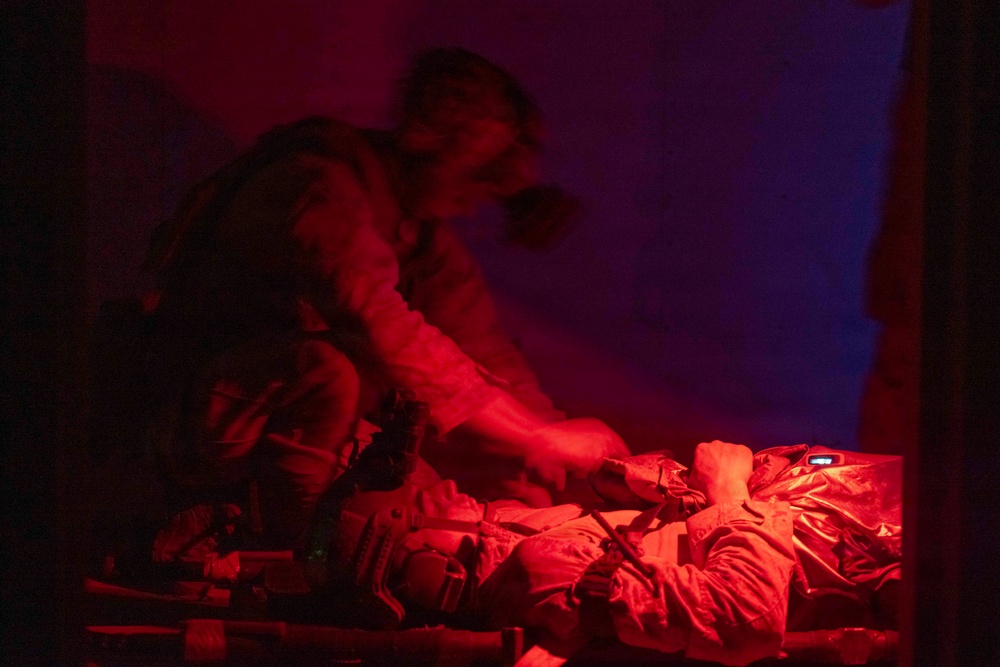 13th MEU Marines Participate in Vertical Assault Raid Course