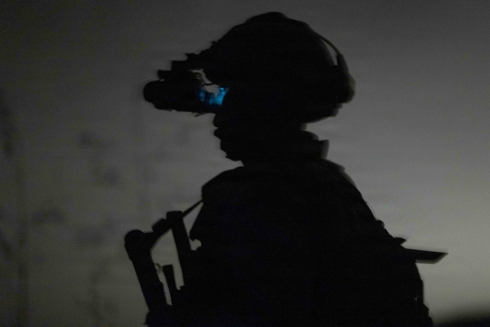 13th MEU Marines Participate in Vertical Assault Raid Course