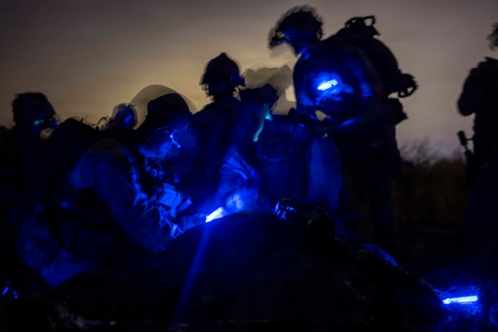 13th MEU Marines Participate in Vertical Assault Raid Course