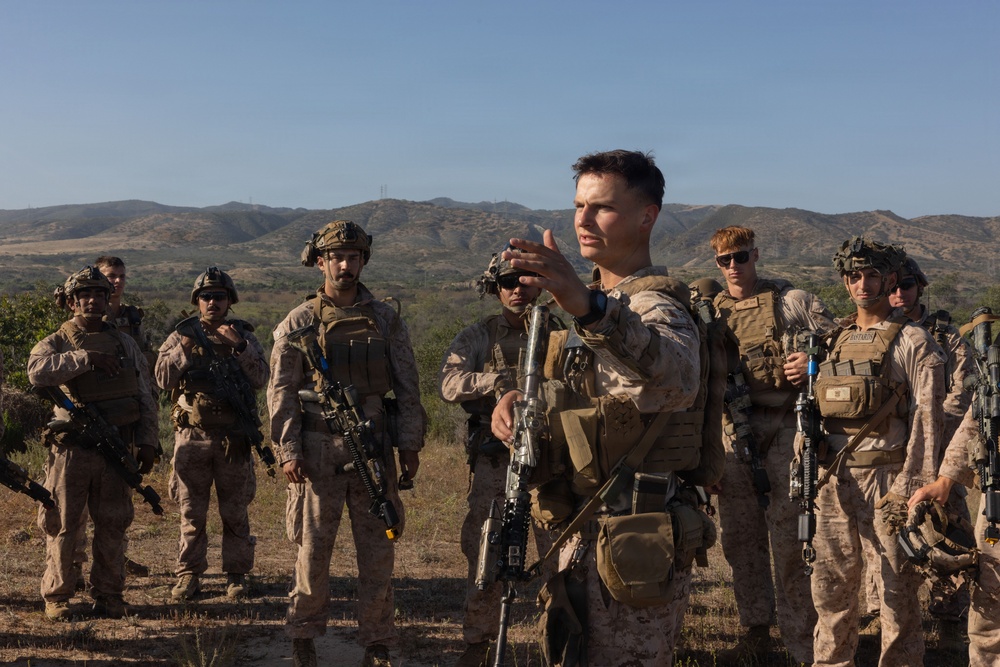 13th MEU Participates in Vertical Assault Course