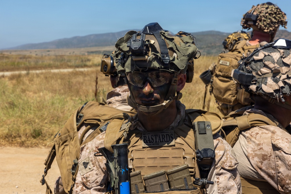 13th MEU Participates in Vertical Assault Course