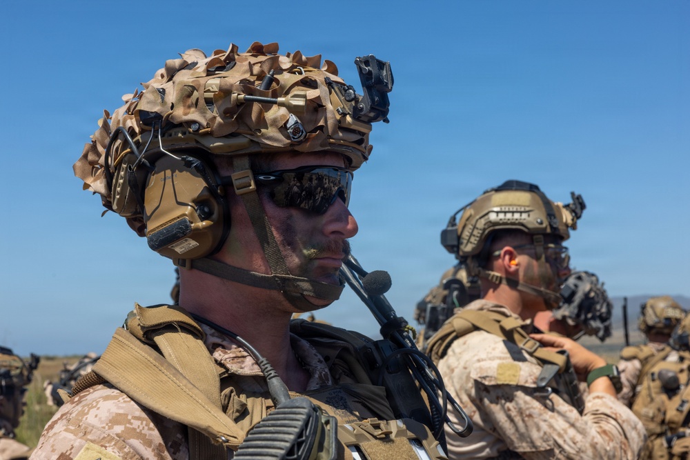 13th MEU Participates in Vertical Assault Course