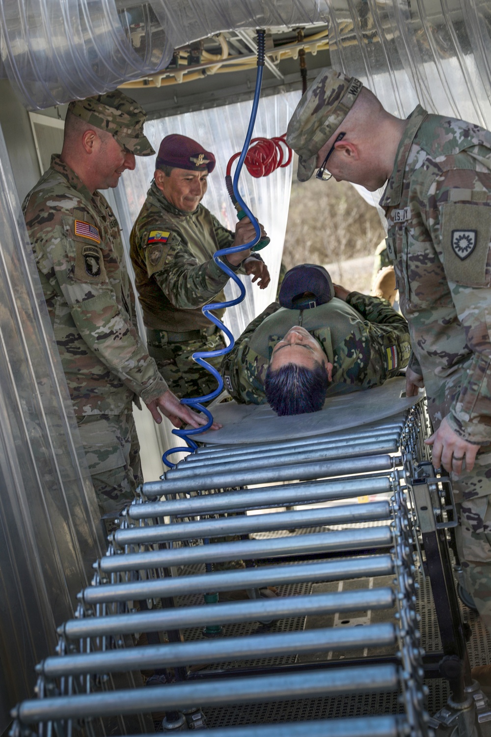 Ecuadorian soldiers observe Kentucky National Guard Civil Support Team