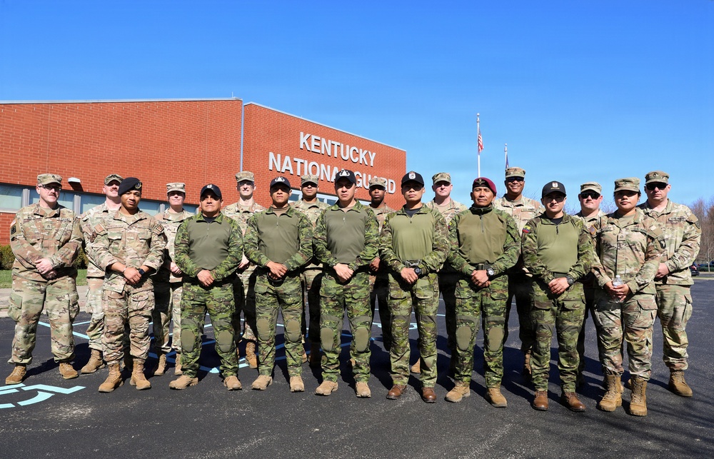 Ecuadorian soldiers observe Kentucky National Guard Civil Support Team