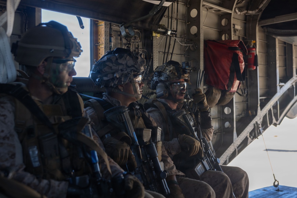 13th MEU Participates in Vertical Assault Course