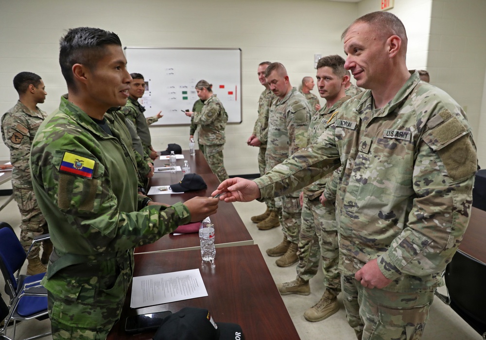 Ecuadorian soldiers observe Kentucky National Guard Civil Support Team