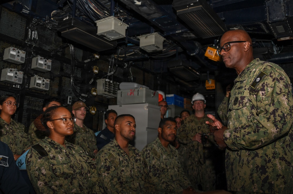 USS Carl Vinson (CVN 70) hosts US Pacific Fleet master chief