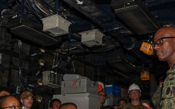 USS Carl Vinson (CVN 70) hosts US Pacific Fleet master chief