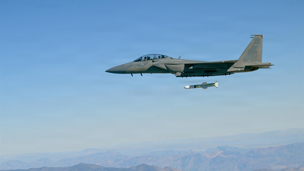 U.S. Navy completes final flight test Harpoon Block II obsolescence update
