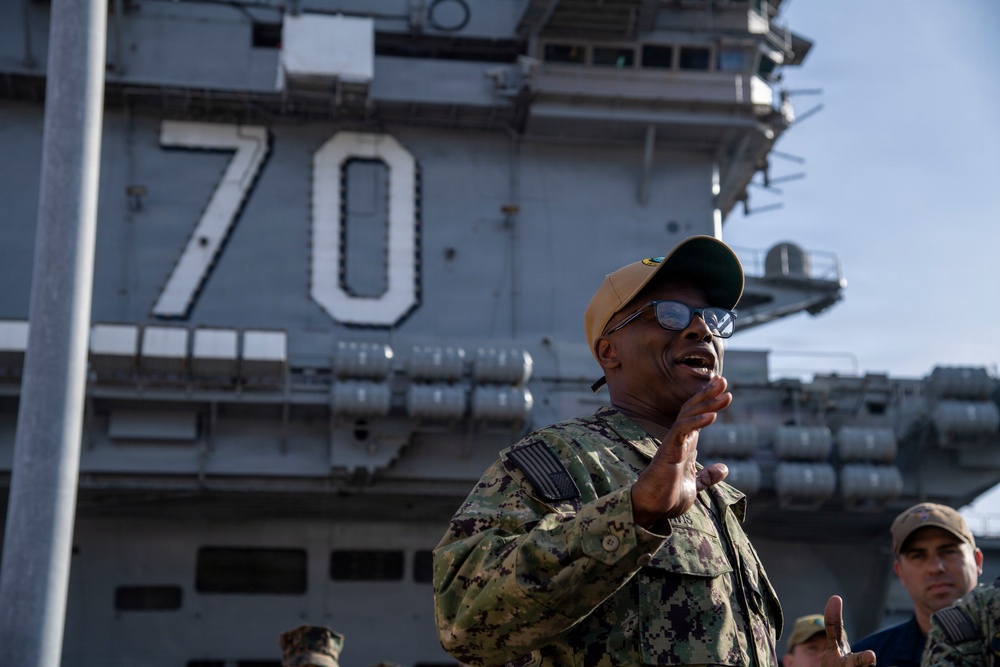 USS Carl Vinson (CVN 70) hosts US Pacific Fleet master chief