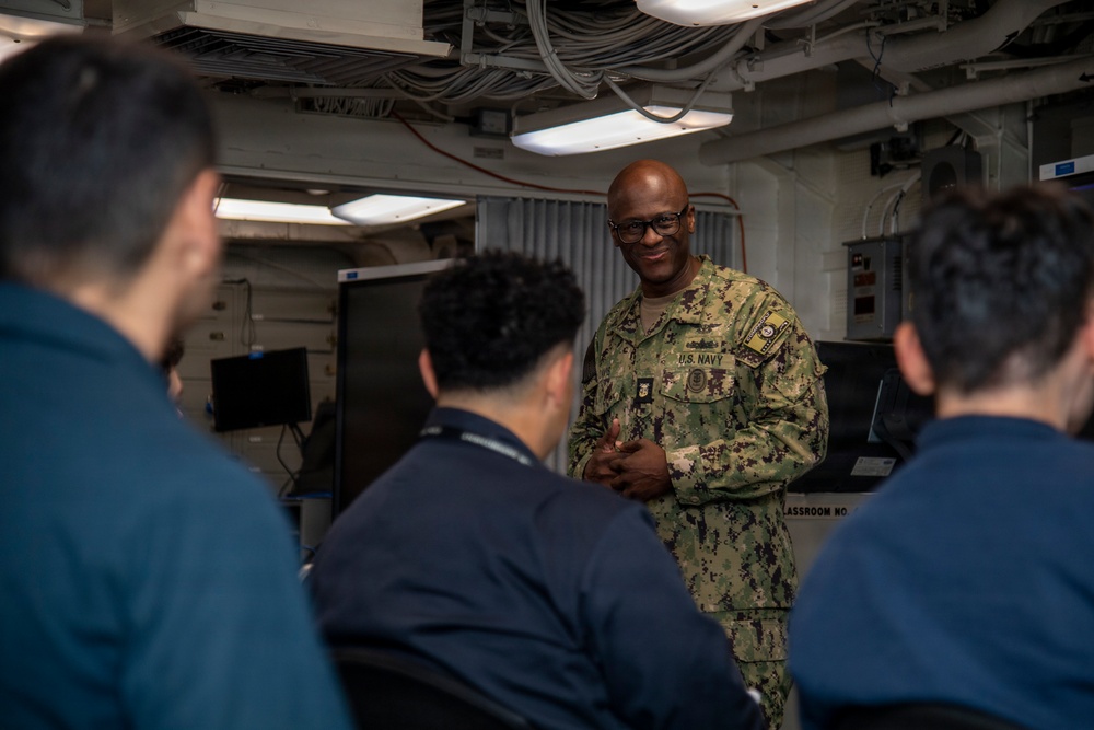 USS Carl Vinson (CVN 70) hosts US Pacific Fleet master chief