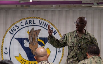 USS Carl Vinson (CVN 70) hosts US Pacific Fleet master chief