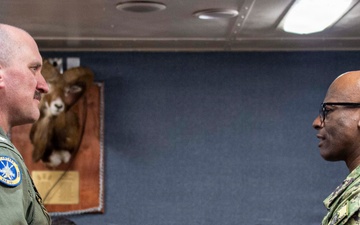 USS Carl Vinson (CVN 70) hosts US Pacific Fleet master chief