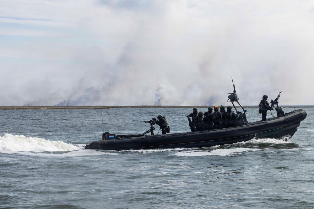 Qua Patet Orbis. Dutch Mariners Sharpen Skills at Cherry Point Ranges