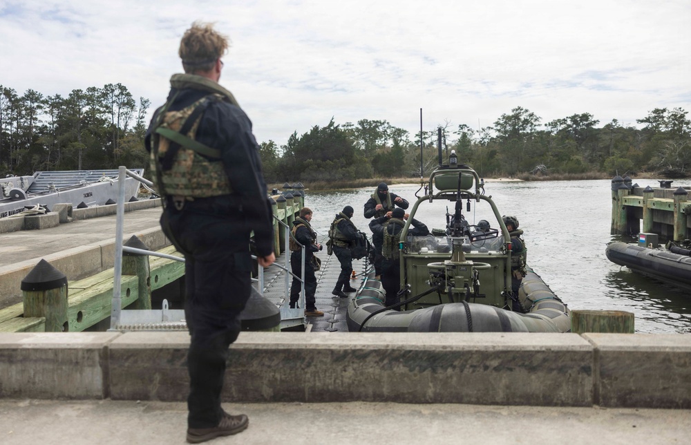 Qua Patet Orbis. Dutch Mariners Sharpen Skills at Cherry Point Ranges