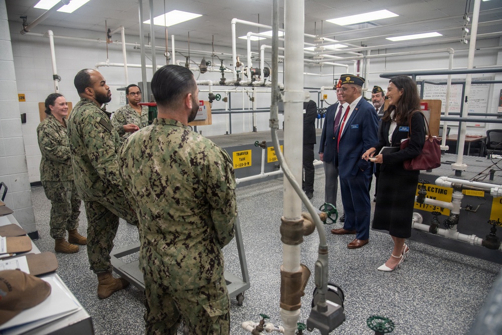 National Security Policy Analyst, American Legion Headquarters, visits Surface Warfare Engineering School Command (SWESC)