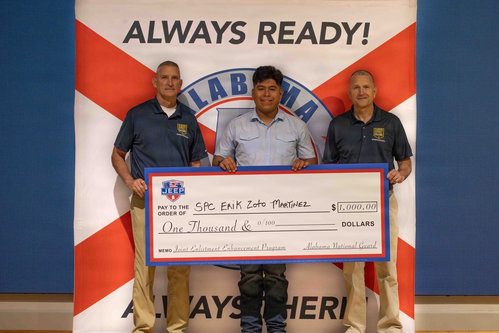 Alabama National Guard awards first checks in new recruitment program