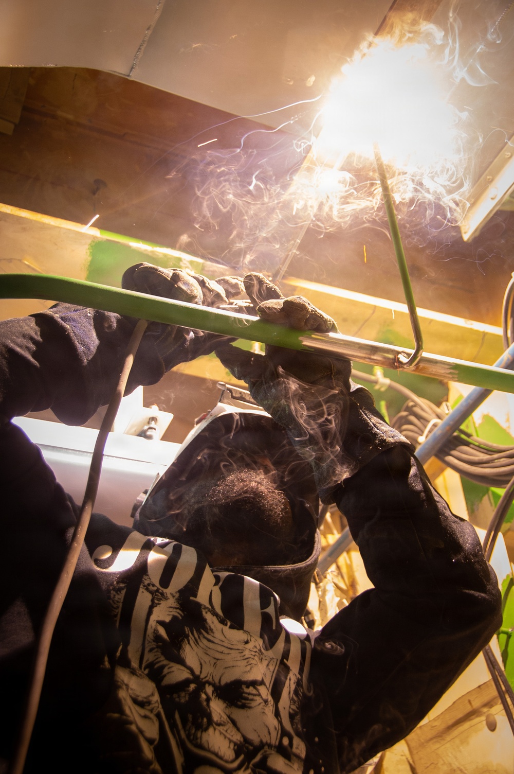 Ronald Reagan Contractors Work In Ready Room