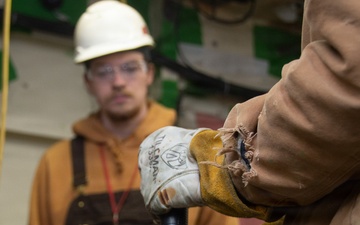 Ronald Reagan Contractors Work In Ready Room