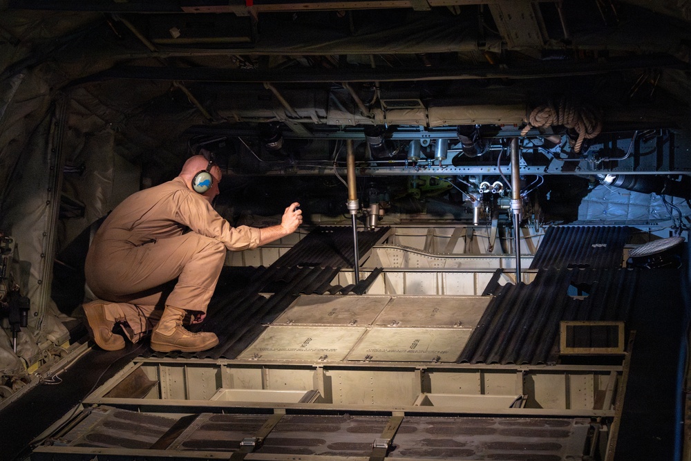 WTI 2-26: Air-to-air refueling