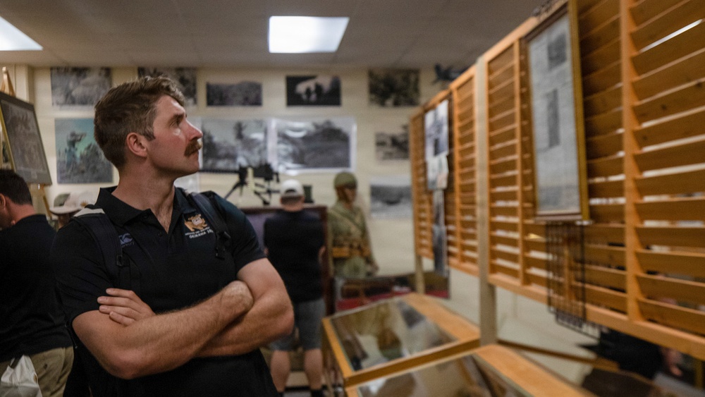Australian Army Soldiers Visit 3rd MLG’s Battle of Okinawa Museum