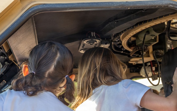 Marines with CLR-1 Visit Local Elementary School for Month of the Military Child