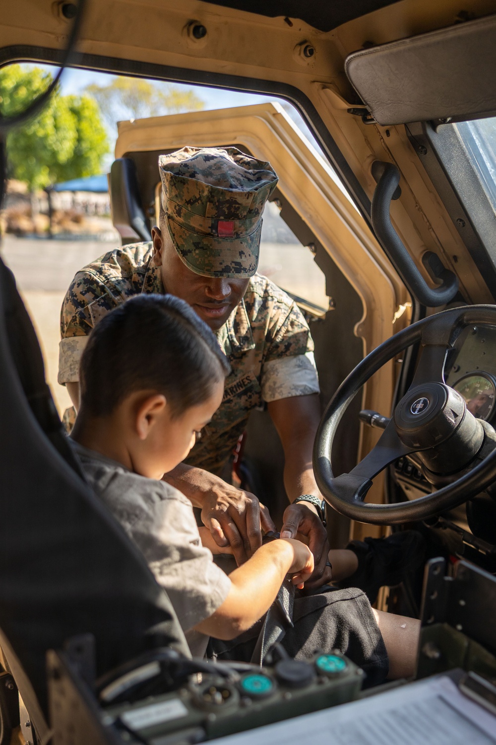Marines with CLR-1 Visit Local Elementary School for Month of the Military Child
