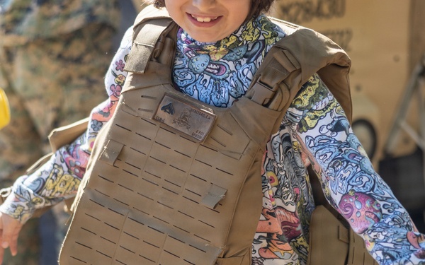 Marines with CLR-1 Visit Local Elementary School for Month of the Military Child