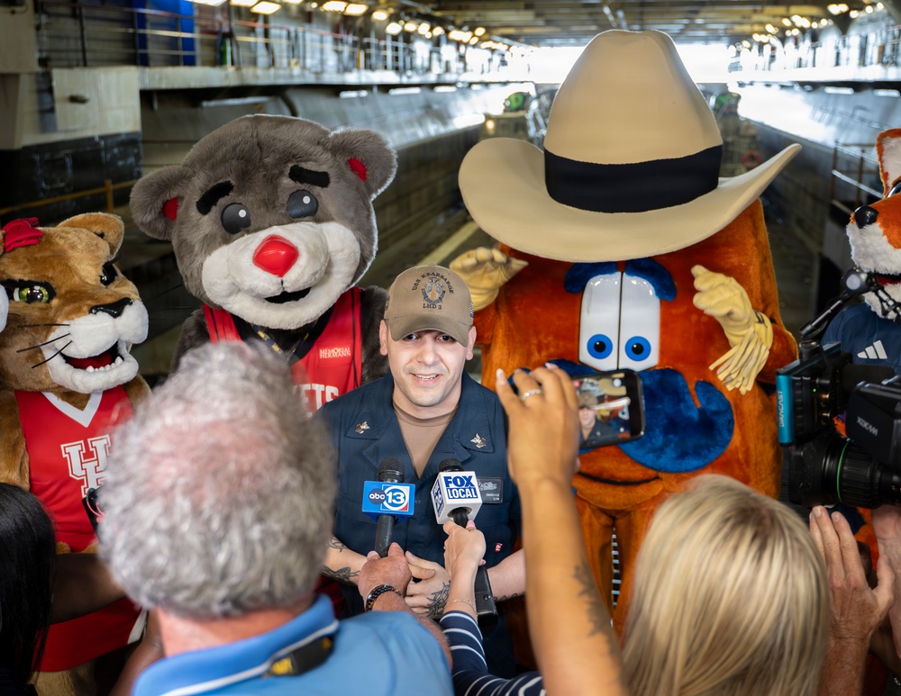 Houston's Mascots Tour USS Kearsarge