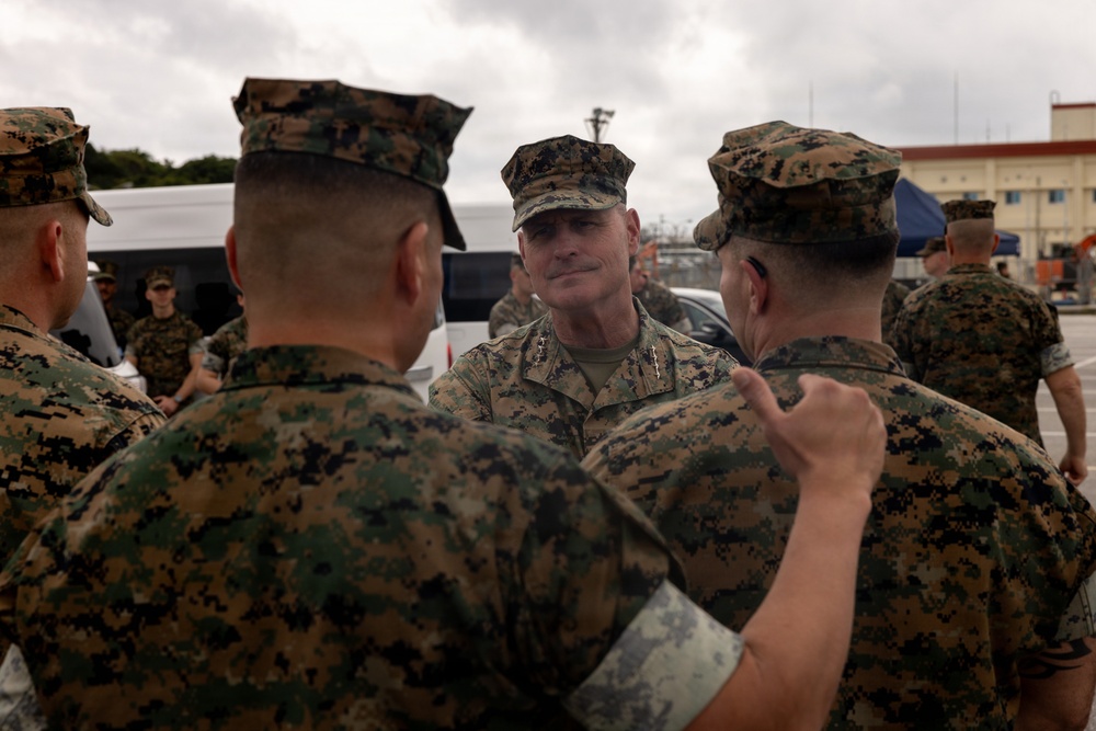 Assistant Commandant of the Marine Corps recognizes III Marine Expeditionary Force Marine Information Group Marines
