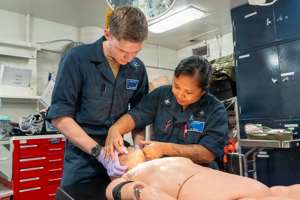 Medical training aboard USS Blue Ridge