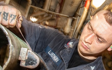 Hull Technicians aboard USS Blue Ridge