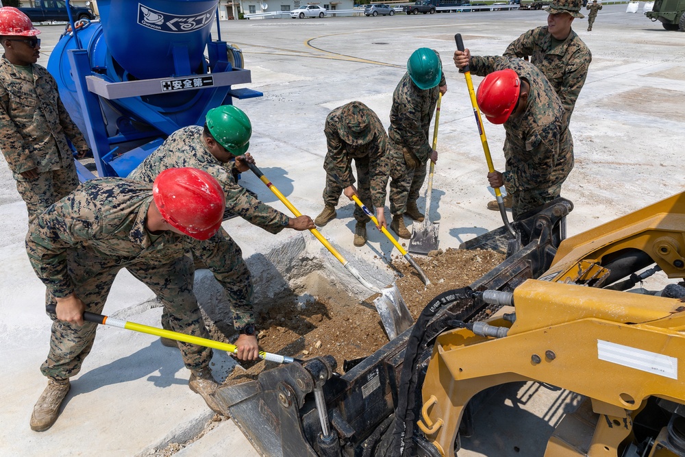 MWSS-172 trains in airfield damage repair