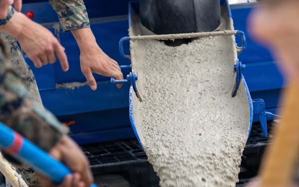 MWSS-172 trains in airfield damage repair