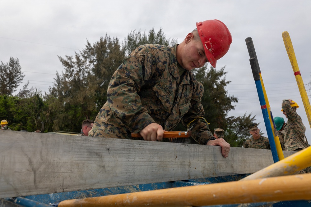 MWSS-172 trains in airfield damage repair