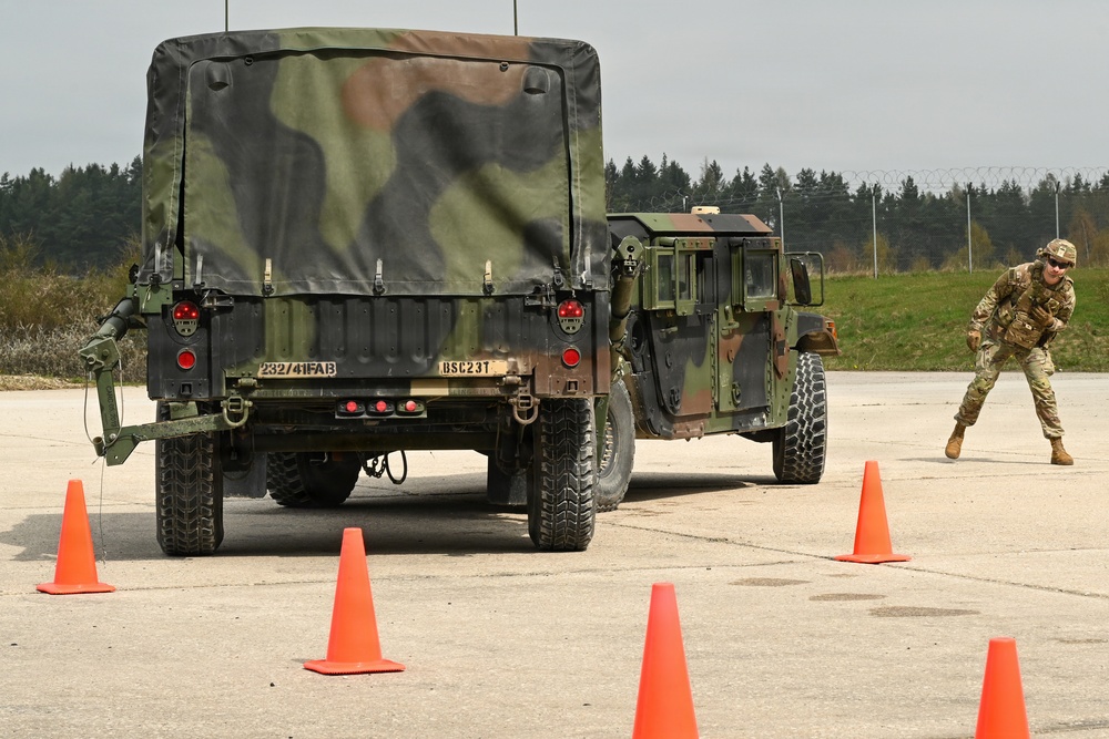 232nd Signal Company working on fundamentals