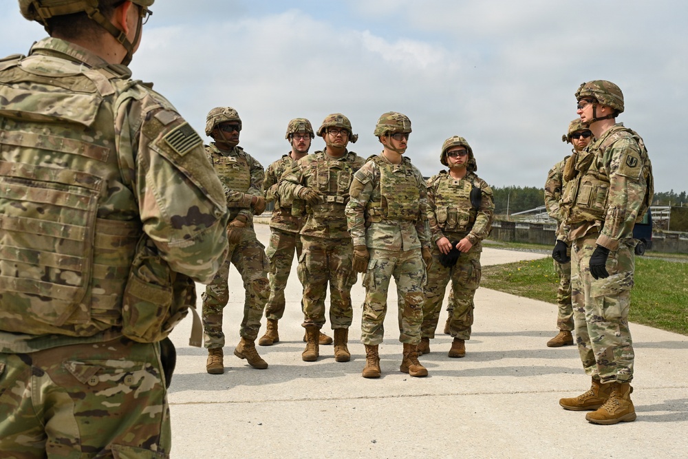 232nd Signal Company working on fundamentals