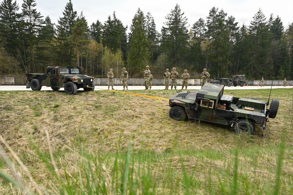 232nd Signal Company working on fundamentals